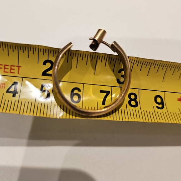 Small gold hoops - Picture 3 of 3